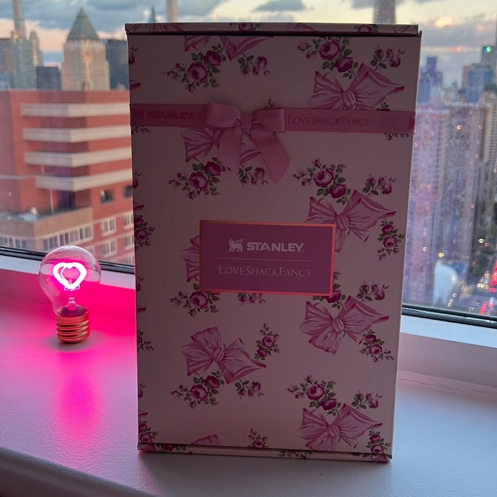 NWT Stanley x Love Shack Fancy 40 oz Tumbler